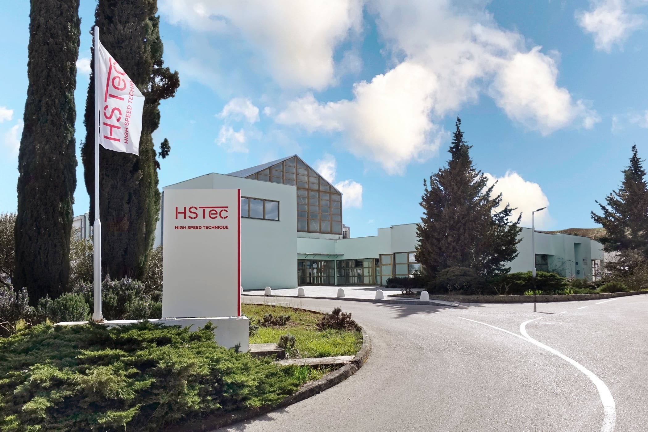 The employees at the Zadar site in Croatia bring their expertise in development, manufacturing and repair of high-speed motor spindles and clamping devices.