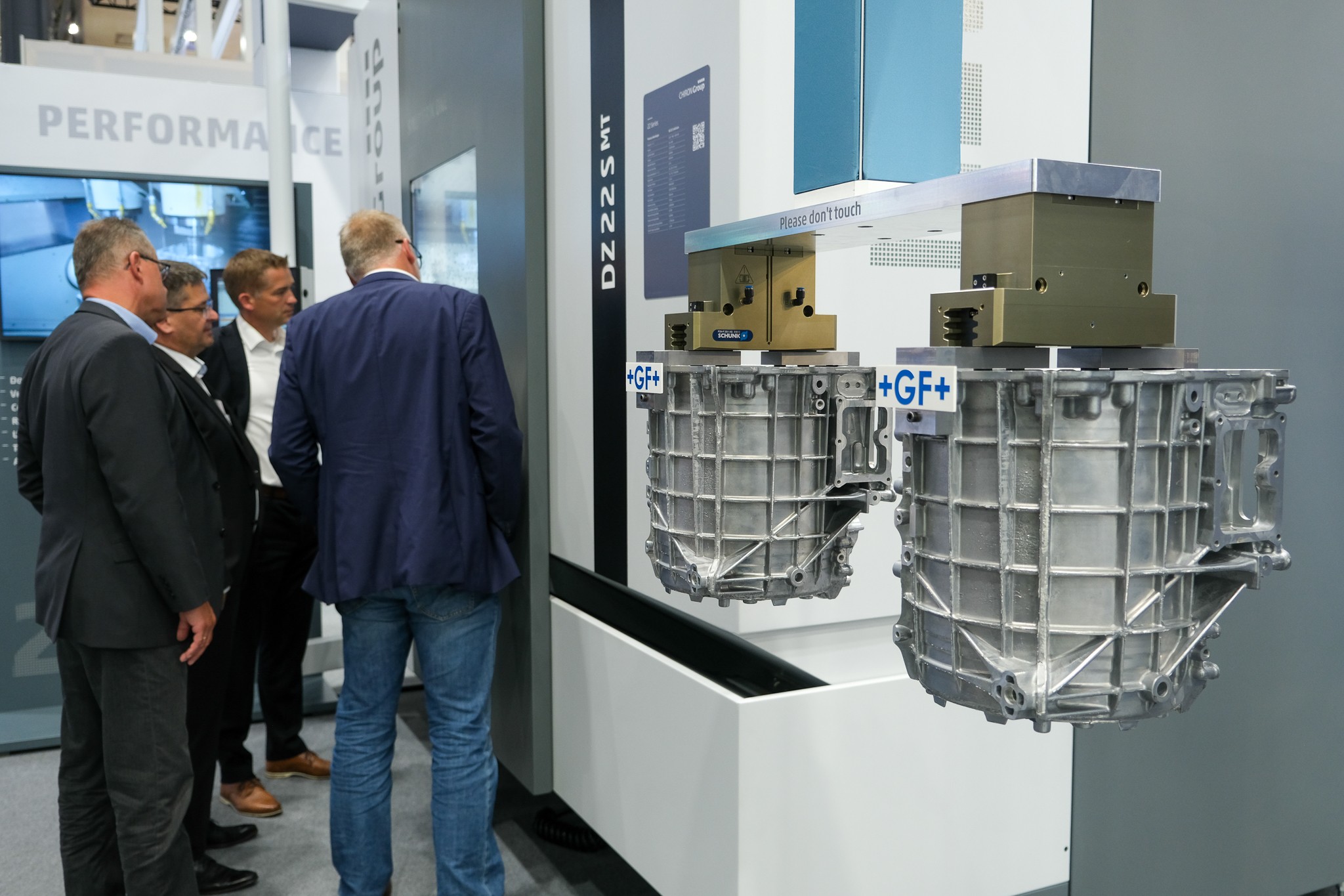 Milling and turning in combination: the DZ 22 S mill turn in live operation during double spindle machining of stator housings for electric motors.