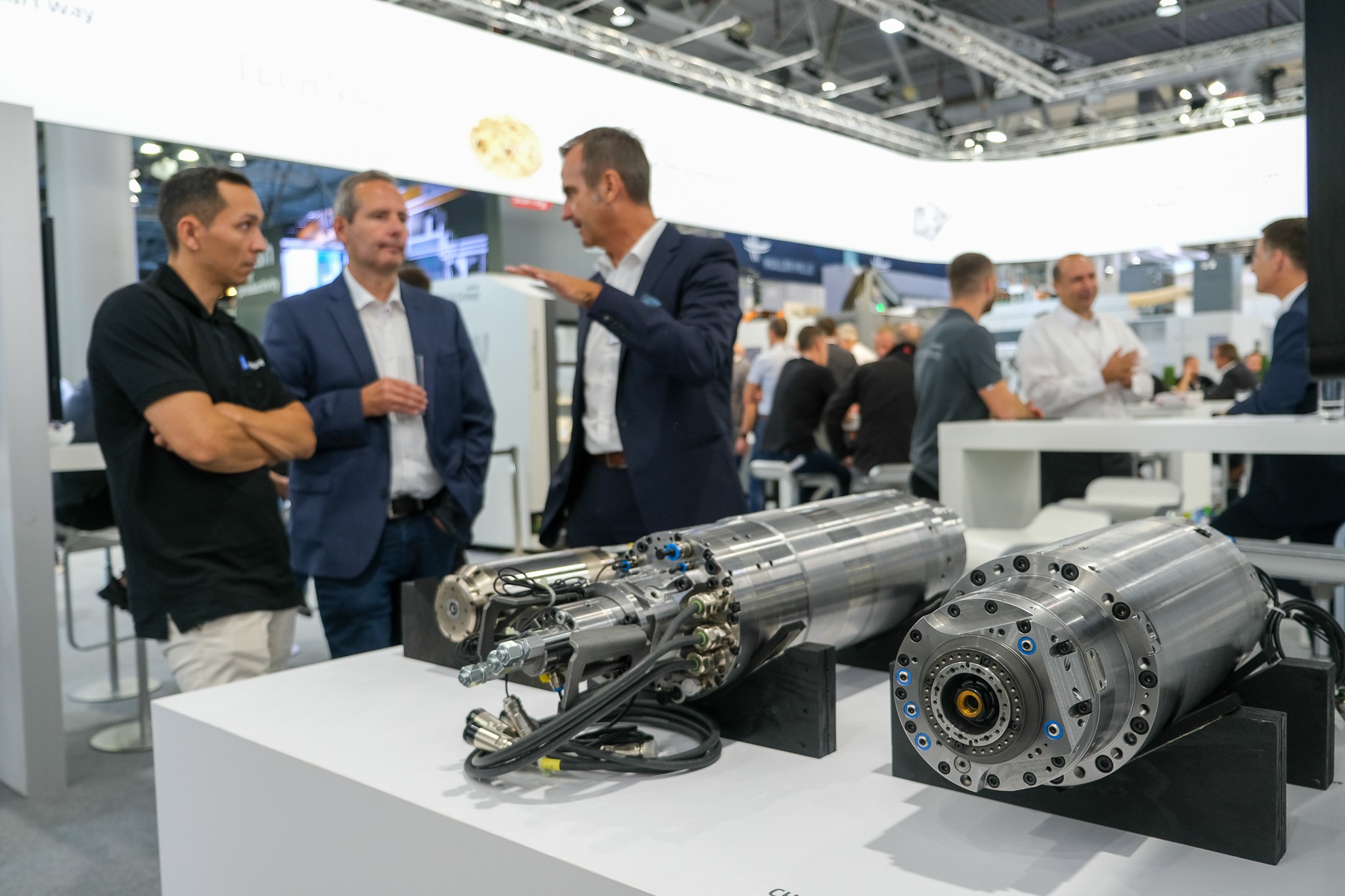The CHIRON Group Service presented the new customer portal myCHIRON and a new service: Repair, refurbish and optimization of motor spindles.