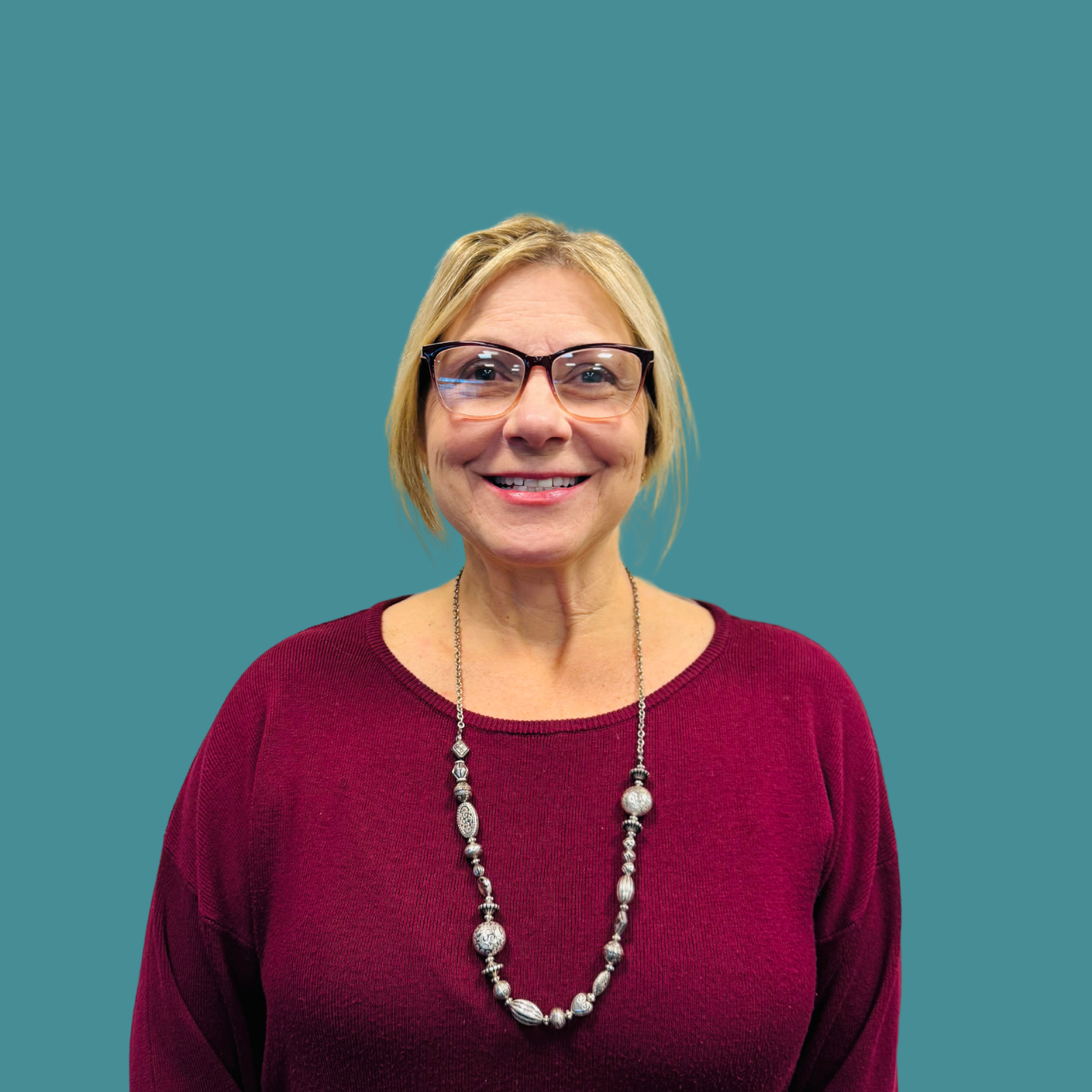 locations–america-charlotte–marcie-tsiukes–leadership-team–finance–controller–corporate-portrait