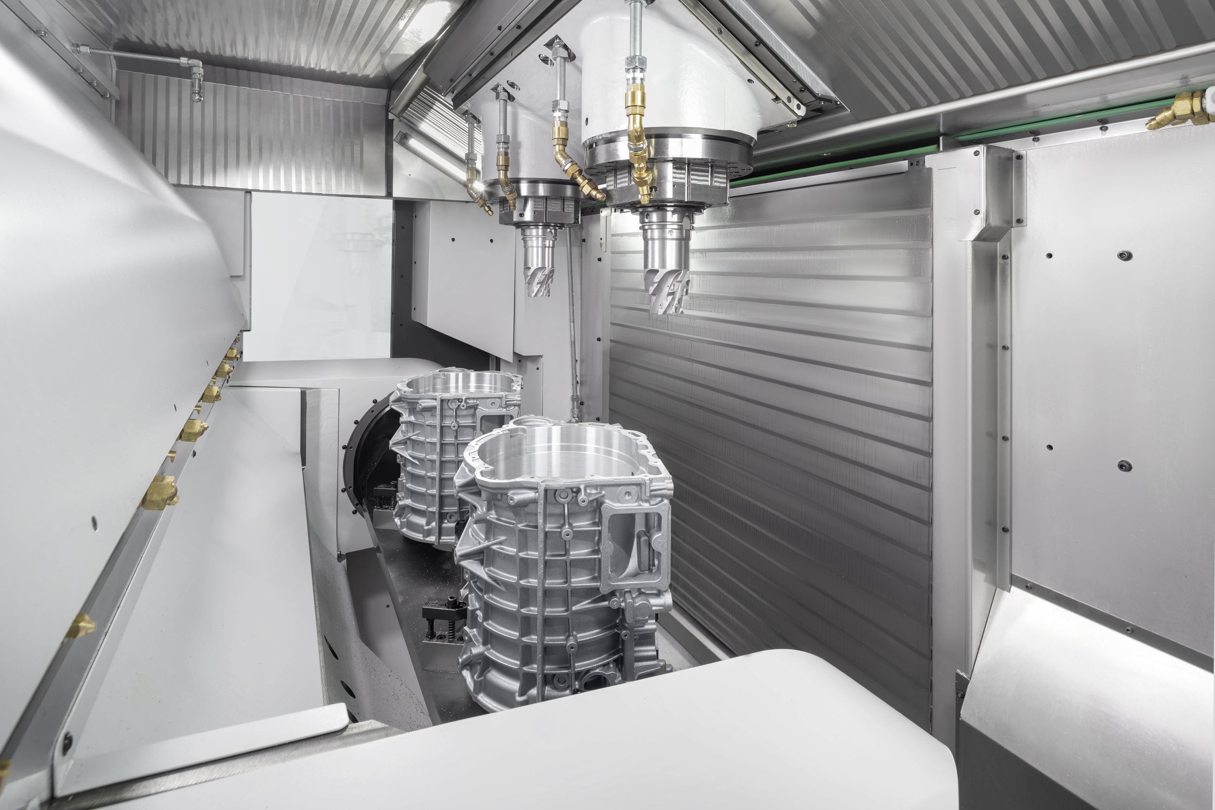 An innovative highlight from the CHIRON Group at AMB 2022: The DZ 22 W five axis in action – a machine of the future, for complex components for e-mobility and aerospace.