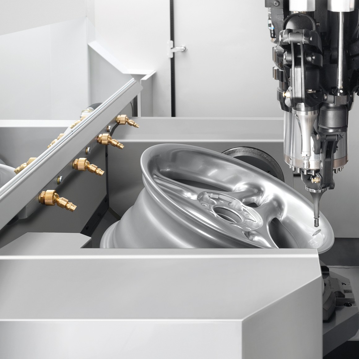 industries-automotive-automation-customersolutions-manufacturing