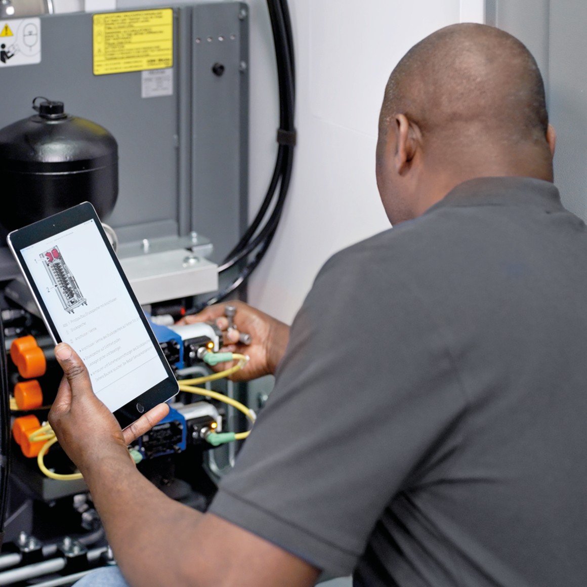 service-maintenance-technician-cabinet